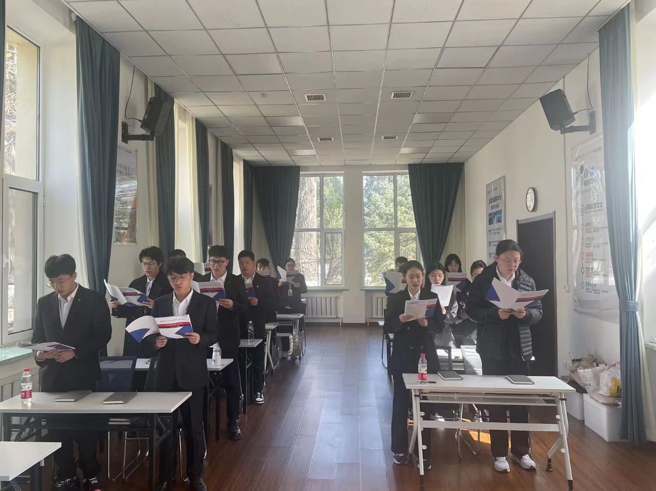 學(xué)習(xí)新知識(shí)，感悟新內(nèi)涵——鞍勤集團(tuán)、溫泉集團(tuán)、公服集團(tuán)新生培訓(xùn)迎來(lái)階段性成果